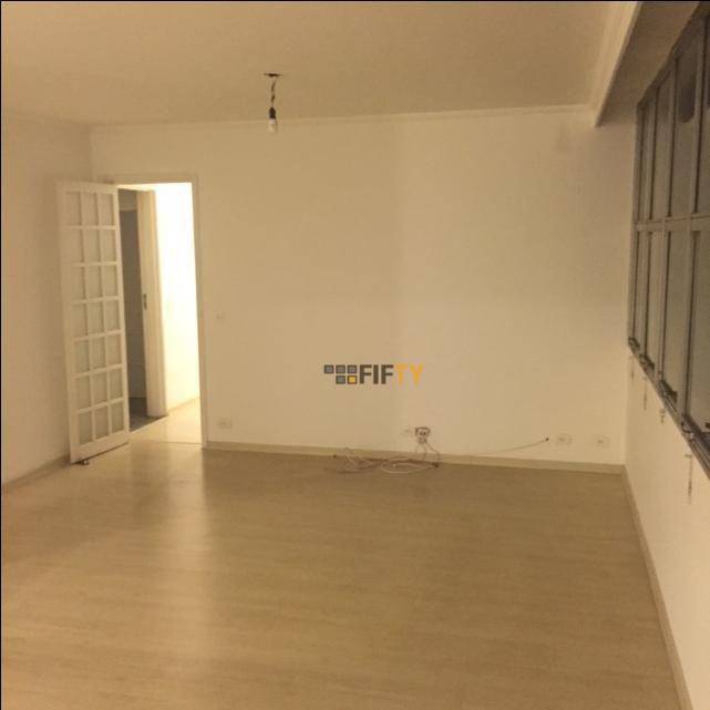 Apartamento à venda com 3 quartos, 143m² - Foto 2