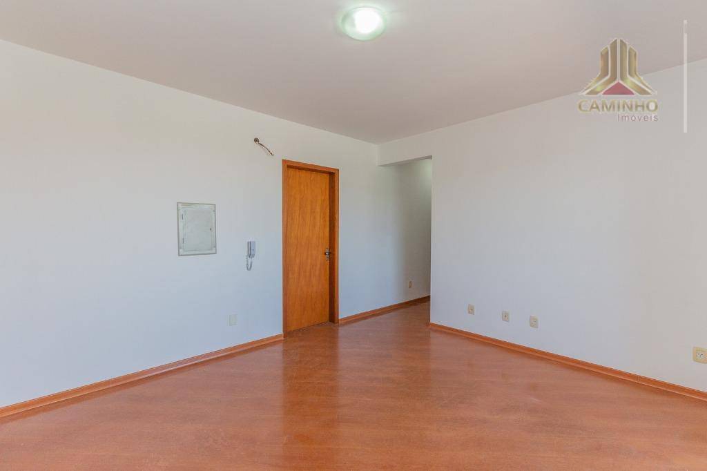 Apartamento à venda com 2 quartos, 74m² - Foto 2