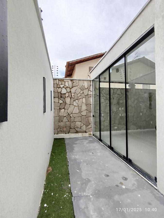 Casa à venda com 4 quartos, 251m² - Foto 4