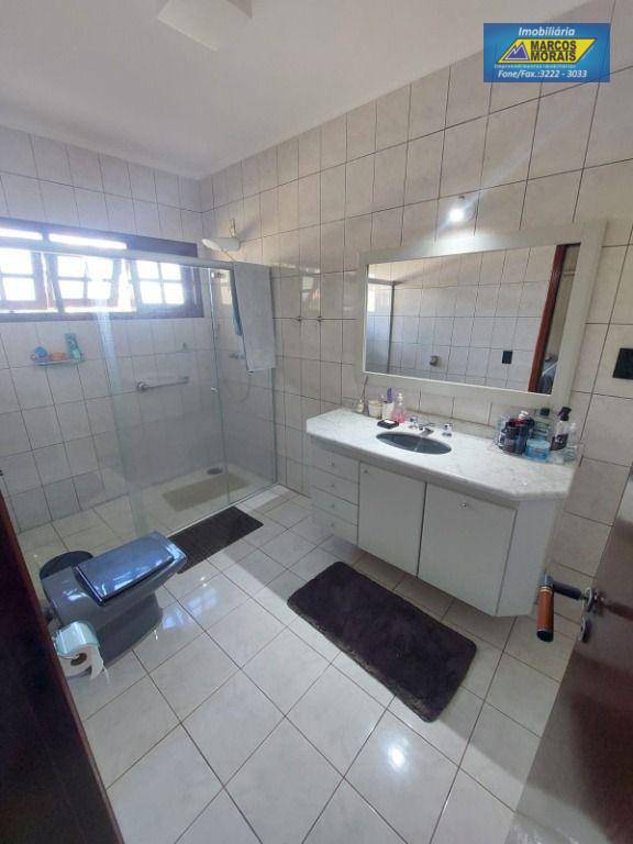 Casa de Condomínio para alugar com 4 quartos, 438m² - Foto 10