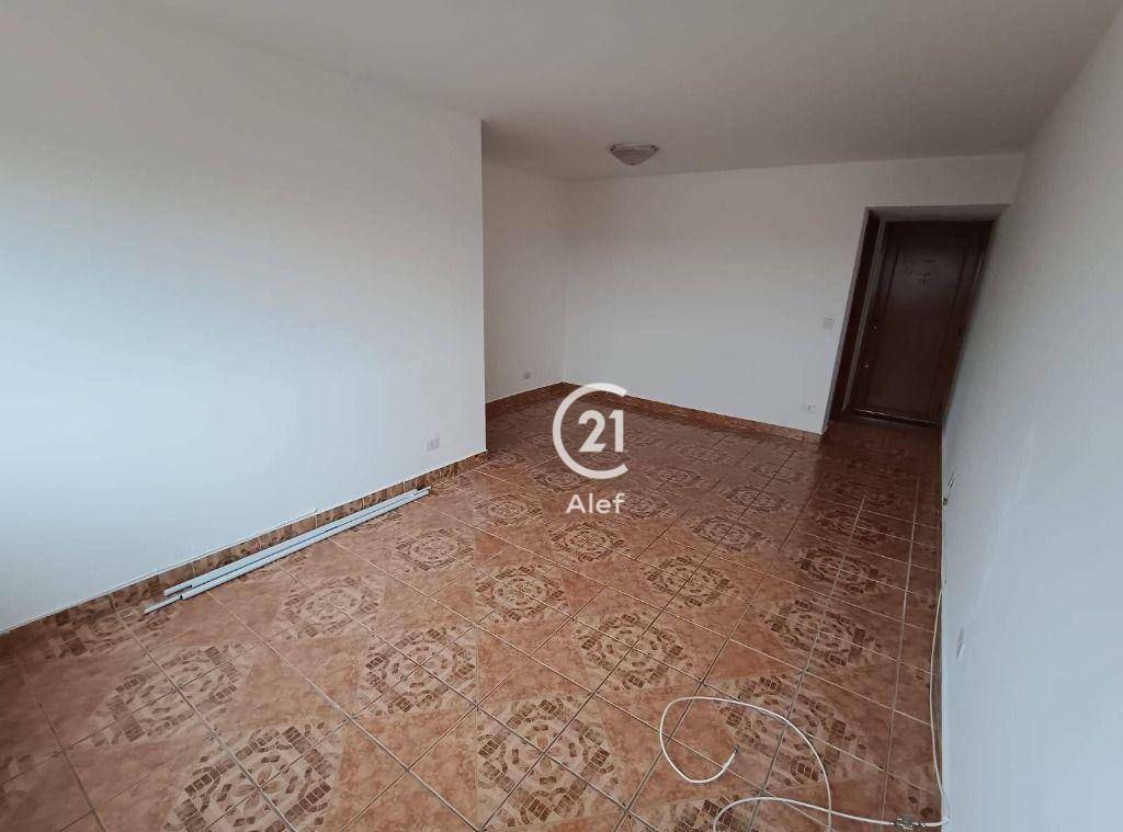 Apartamento à venda com 2 quartos, 80m² - Foto 4