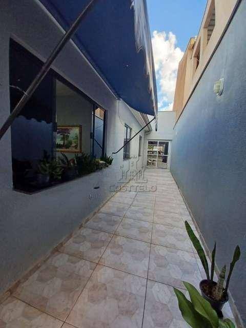 Casa à venda com 3 quartos, 220m² - Foto 11