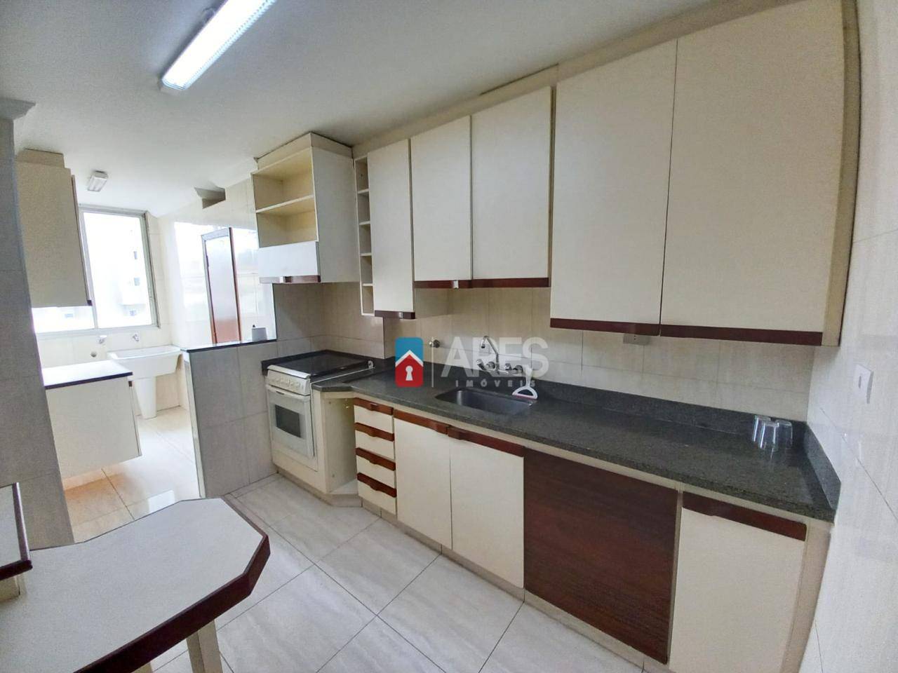 Apartamento à venda com 3 quartos, 95m² - Foto 7