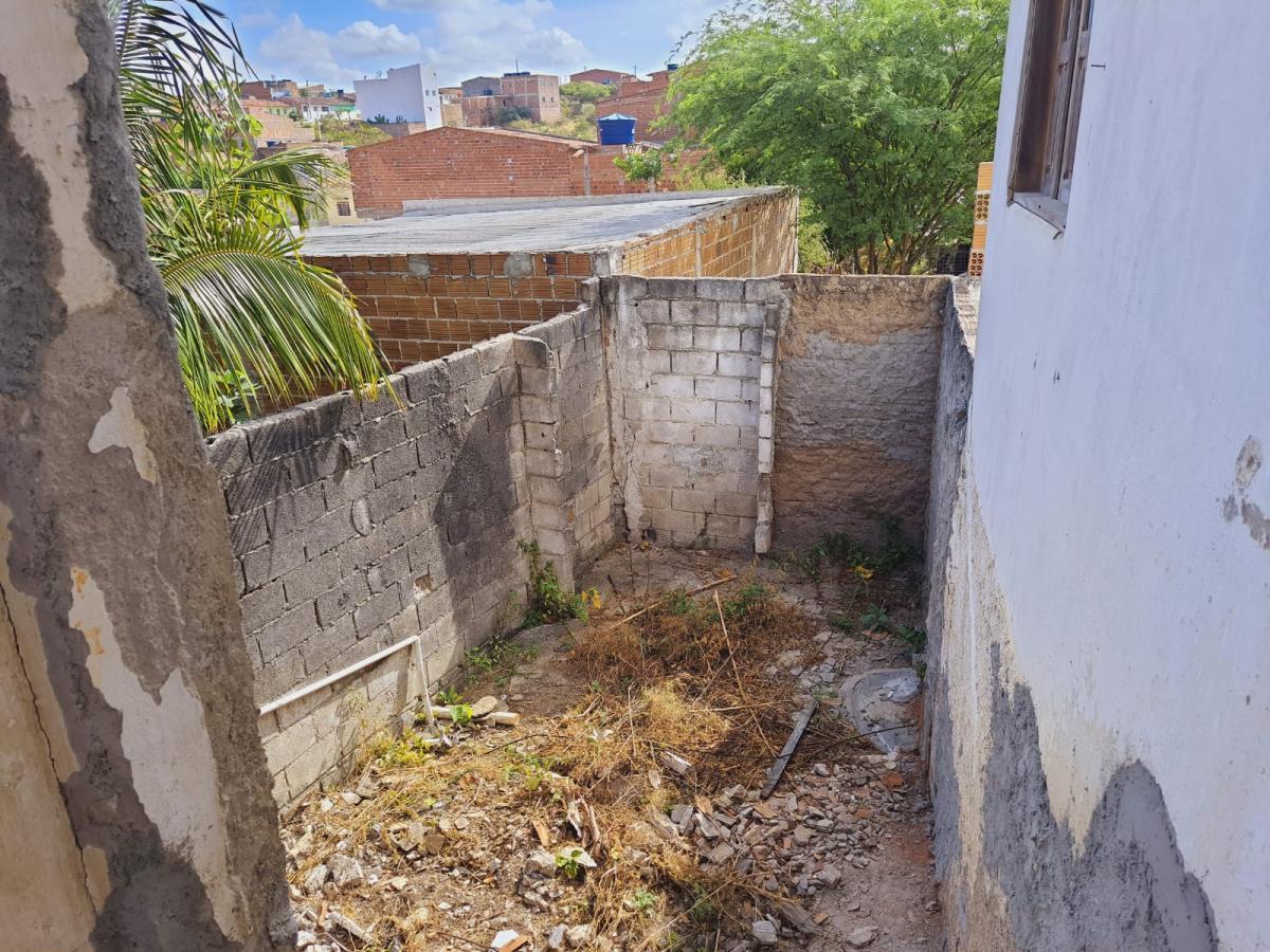 Casa à venda com 2 quartos, 200m² - Foto 4