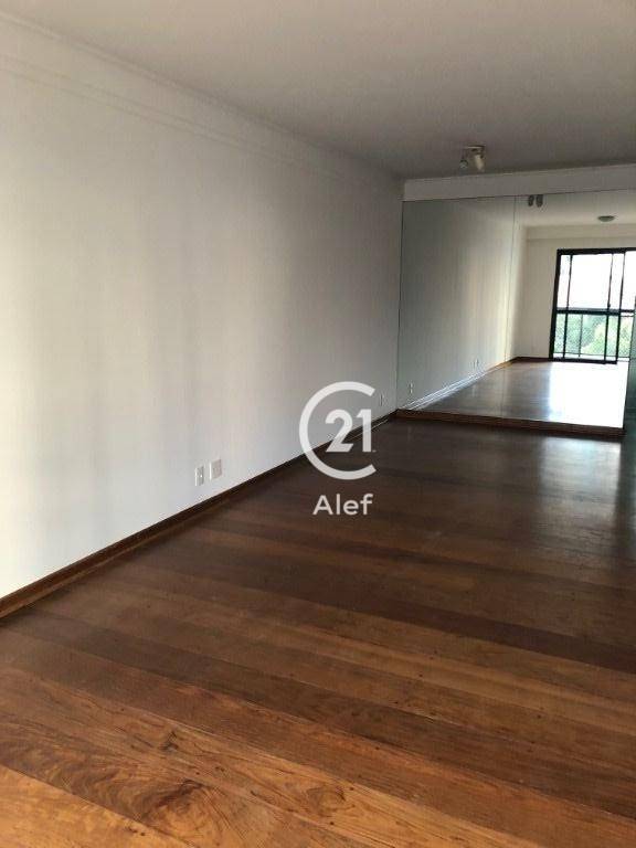 Apartamento para alugar com 3 quartos, 110m² - Foto 12