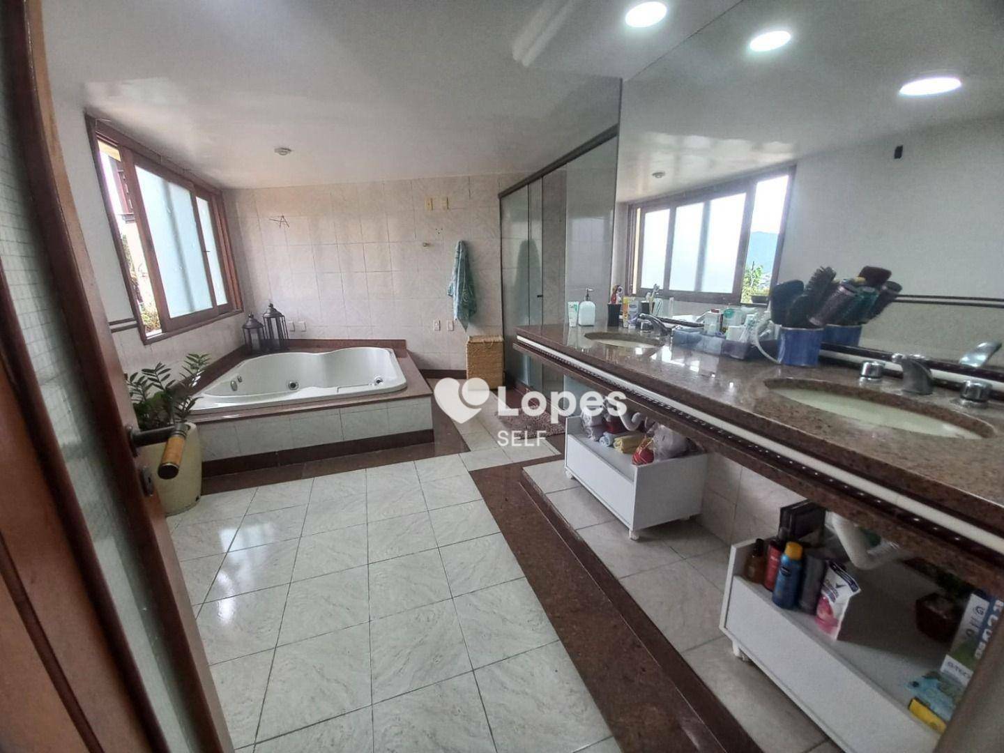 Casa de Condomínio à venda com 4 quartos, 202m² - Foto 15