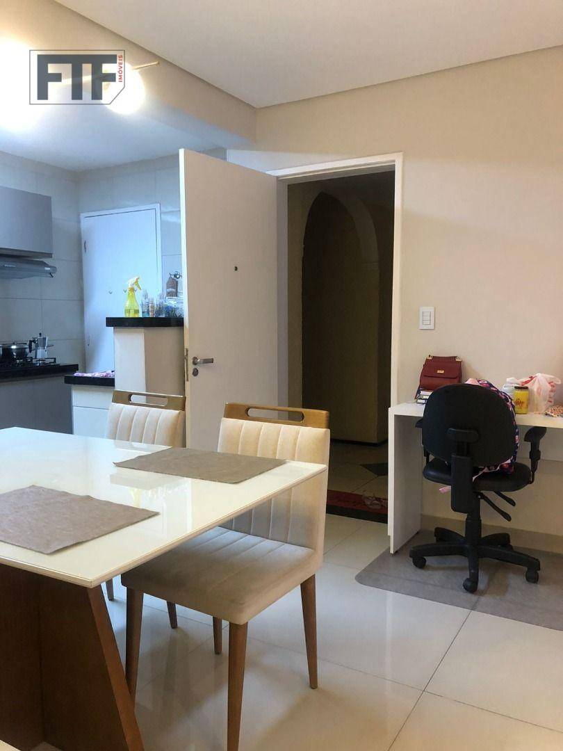 Apartamento à venda com 3 quartos, 72m² - Foto 1