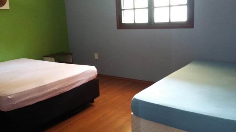 Chácara à venda com 4 quartos, 250m² - Foto 2