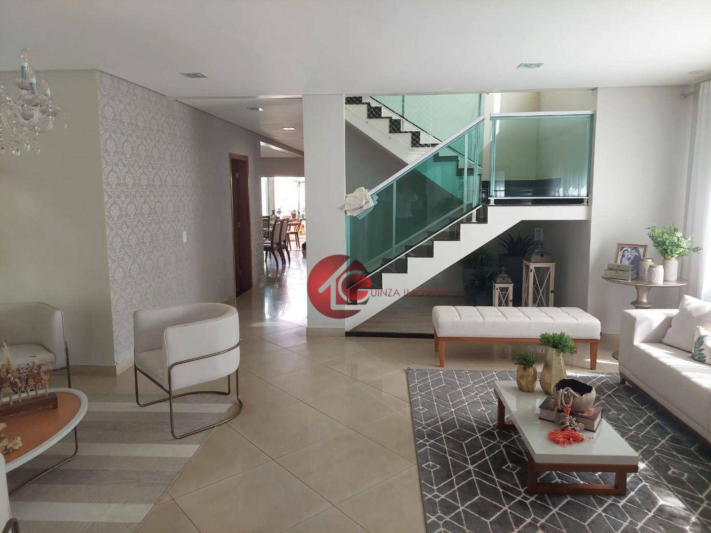 Sobrado à venda com 5 quartos, 381m² - Foto 1