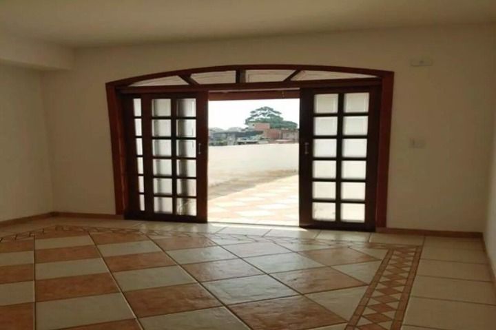 Sobrado à venda com 3 quartos, 240m² - Foto 2