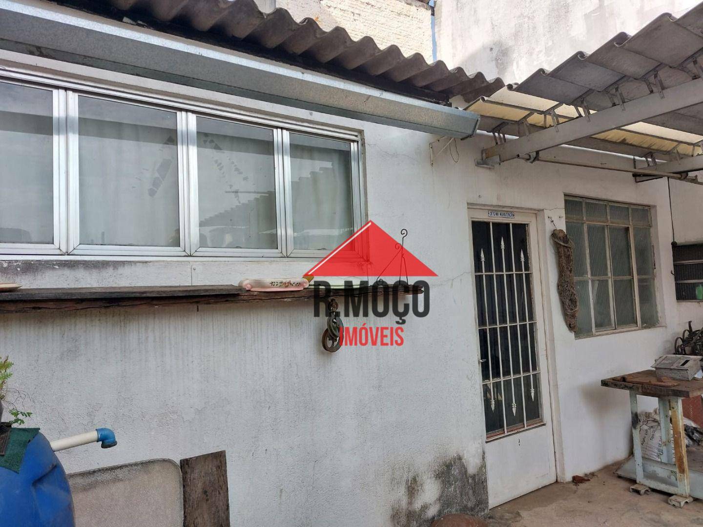 Sobrado à venda com 8 quartos, 100m² - Foto 36