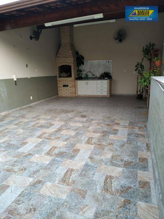 Casa à venda com 4 quartos, 180m² - Foto 14