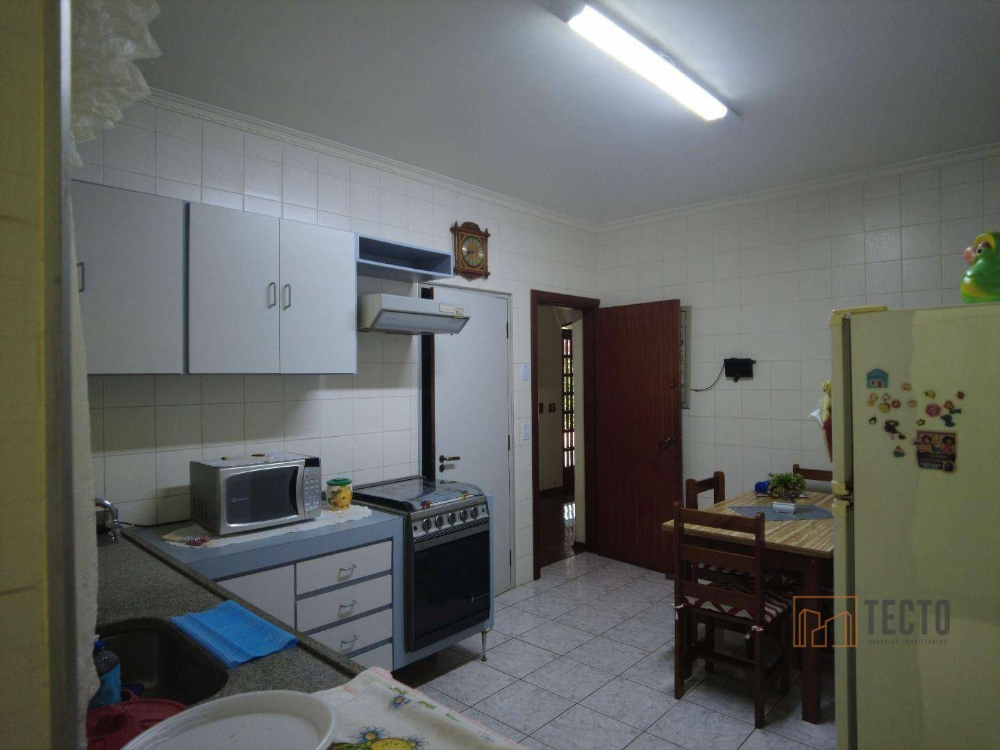 Casa à venda e aluguel com 3 quartos, 384m² - Foto 15