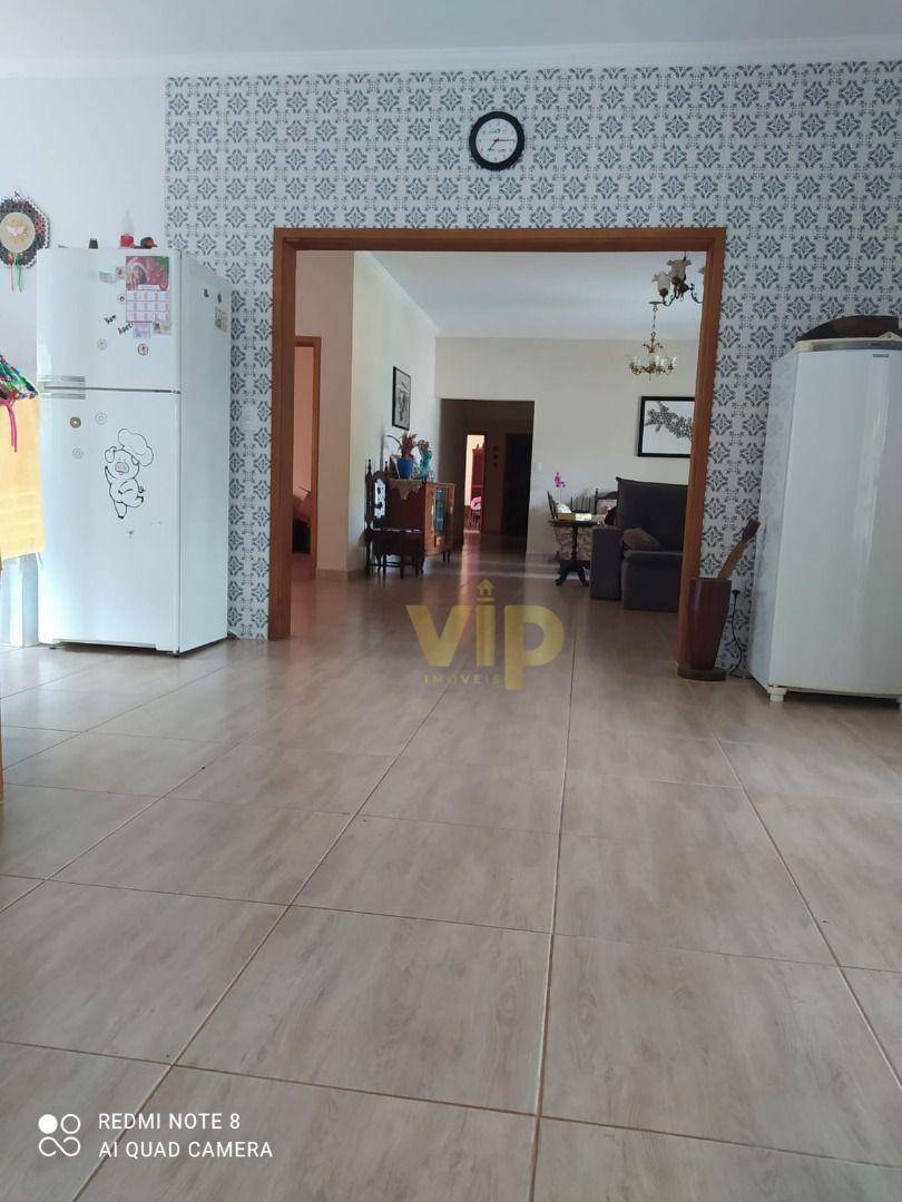 Chácara à venda com 4 quartos, 380m² - Foto 2