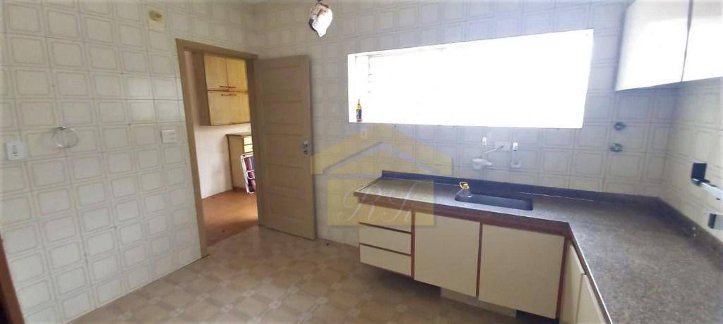 Sobrado à venda com 3 quartos, 180m² - Foto 2