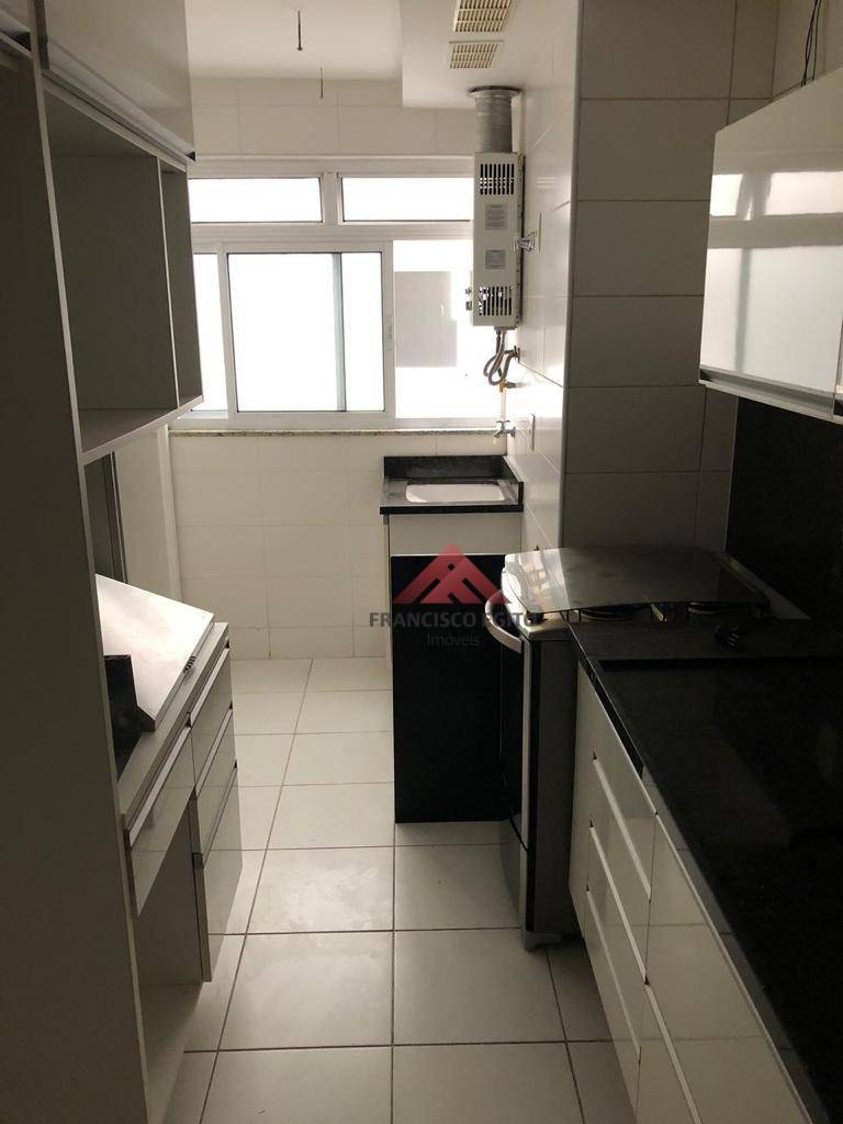 Apartamento à venda com 2 quartos, 70m² - Foto 13