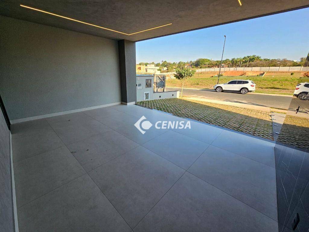 Casa de Condomínio à venda com 3 quartos, 225m² - Foto 4