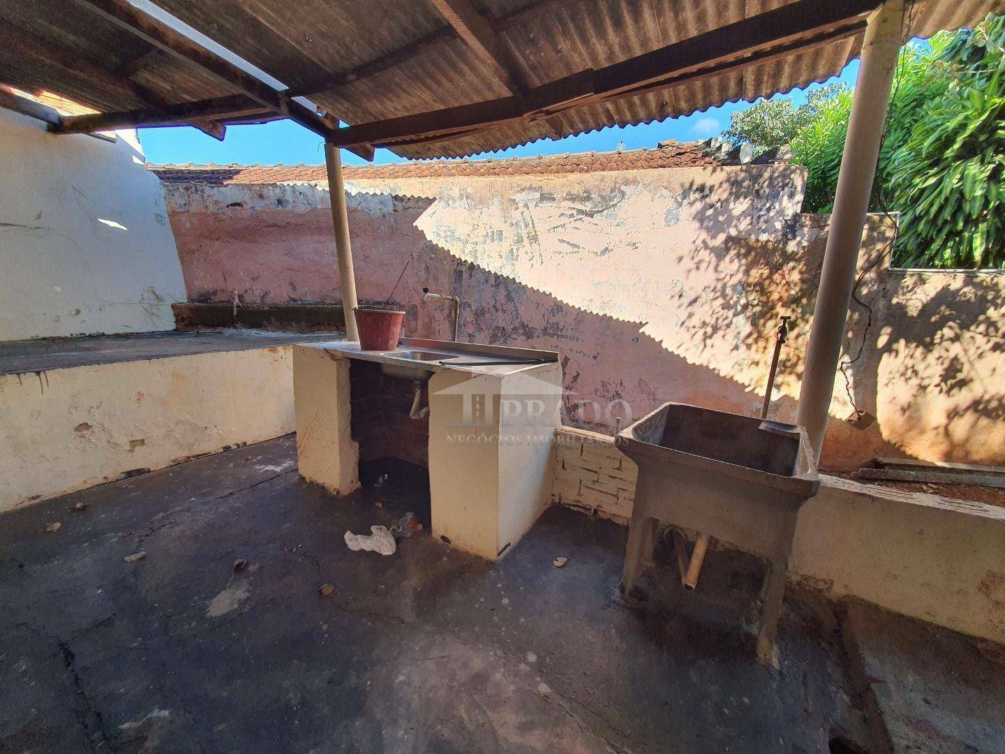 Casa à venda com 4 quartos, 200m² - Foto 4