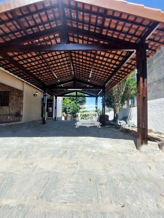 Casa à venda com 6 quartos, 300m² - Foto 5