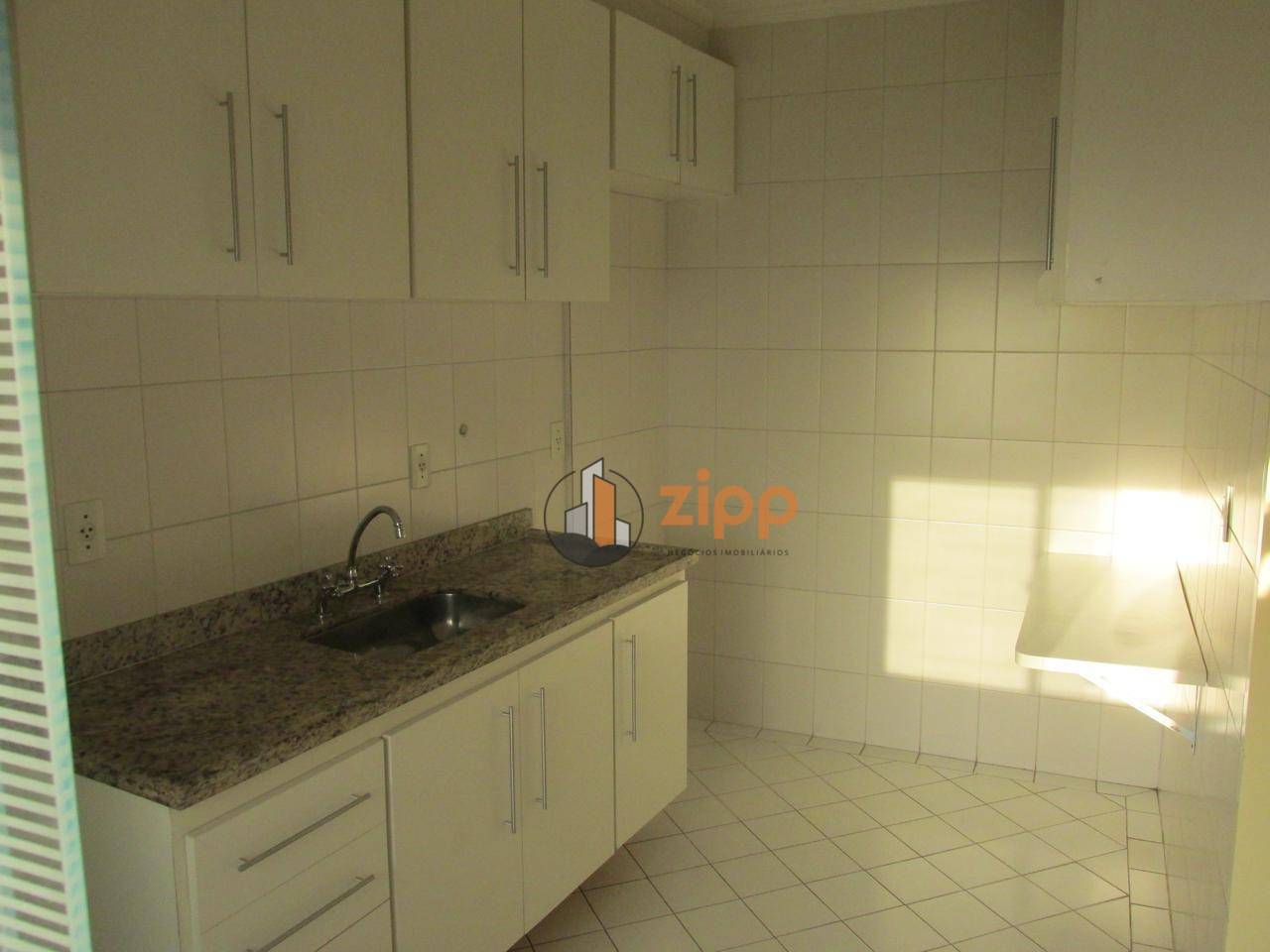 Apartamento à venda com 2 quartos, 68m² - Foto 7