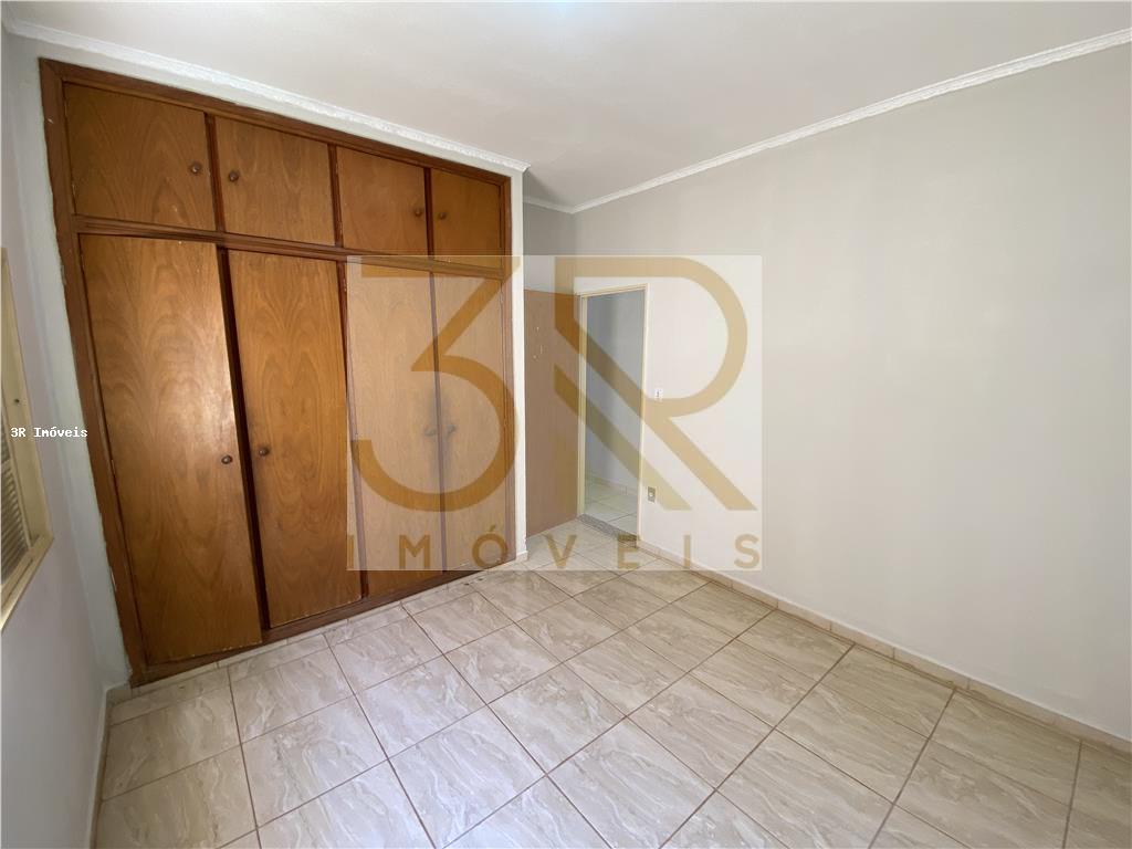 Casa à venda com 3 quartos, 270m² - Foto 14