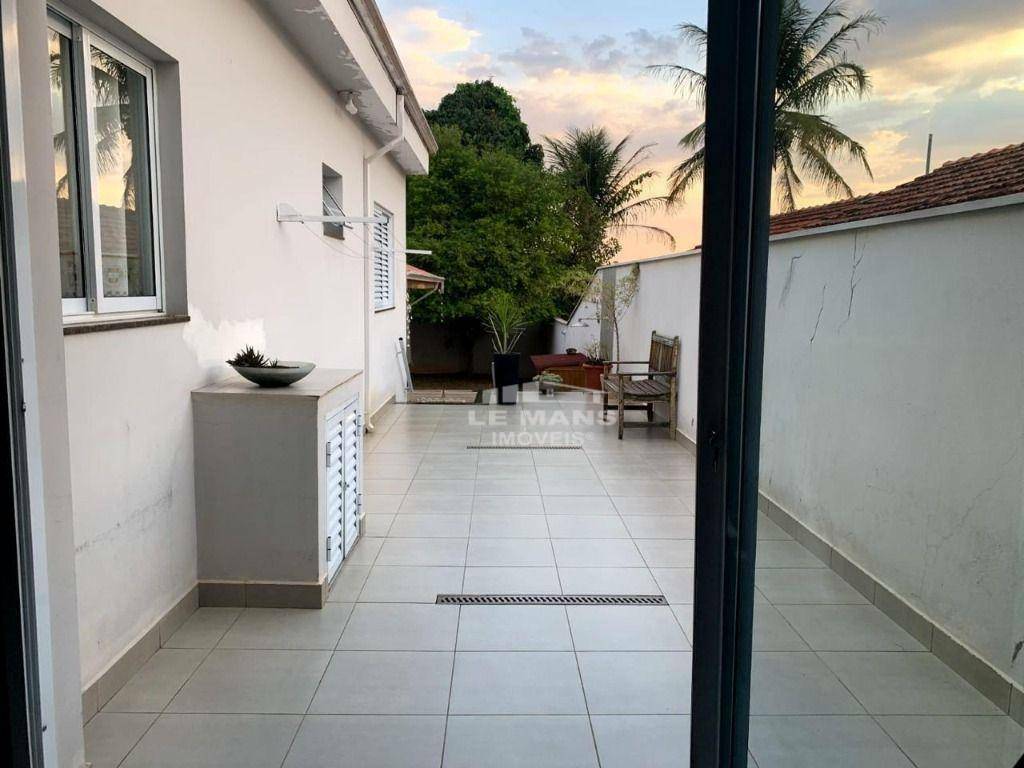 Casa à venda com 4 quartos, 230m² - Foto 32