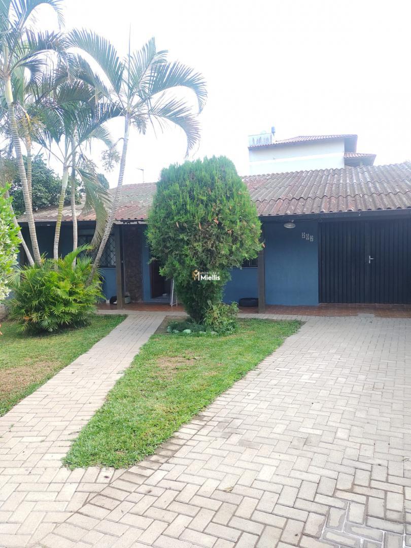 Casa à venda com 3 quartos, 141m² - Foto 1