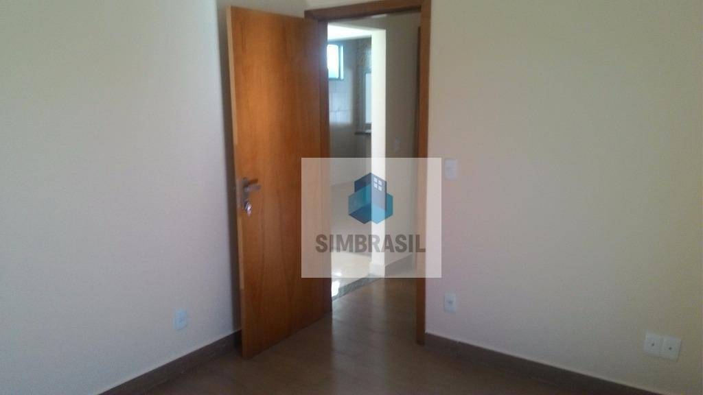 Casa à venda com 3 quartos, 217m² - Foto 17