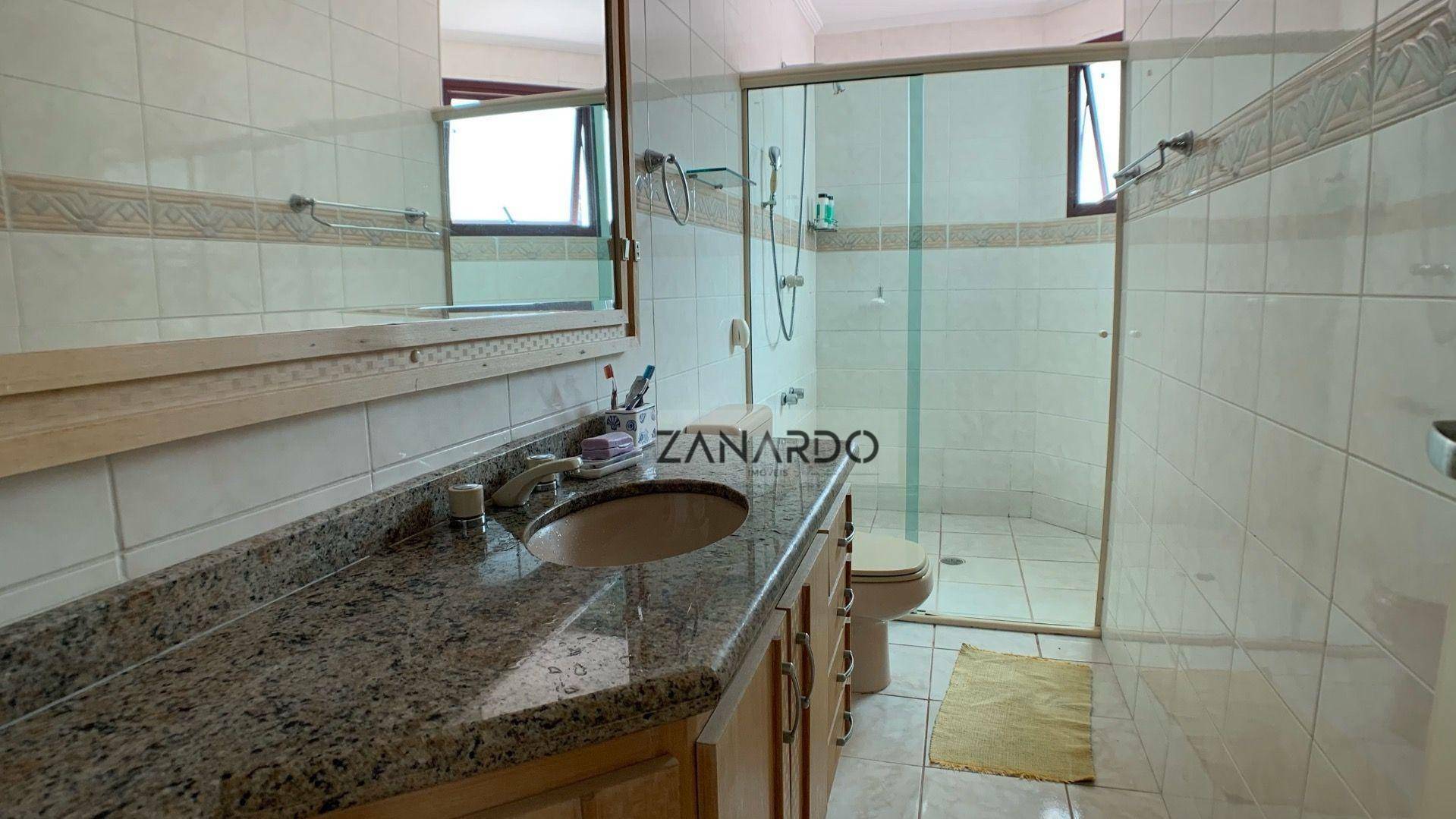 Apartamento à venda com 4 quartos, 195m² - Foto 15