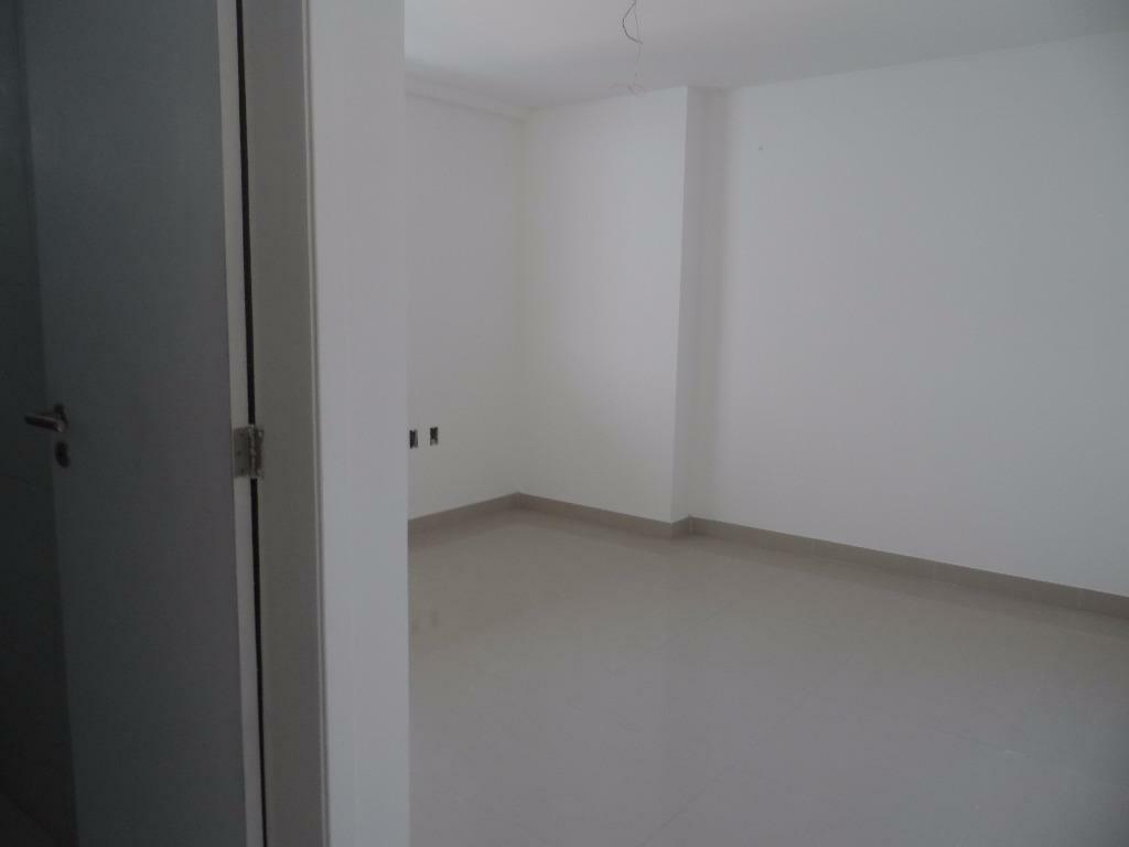 Apartamento à venda com 2 quartos, 80m² - Foto 22