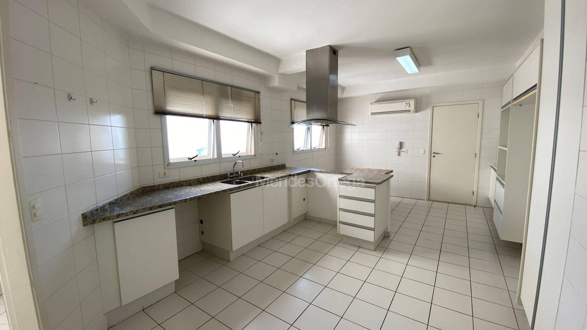 Apartamento à venda com 3 quartos, 236m² - Foto 22