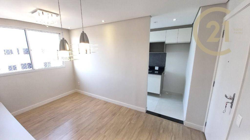 Apartamento à venda com 2 quartos, 42m² - Foto 2