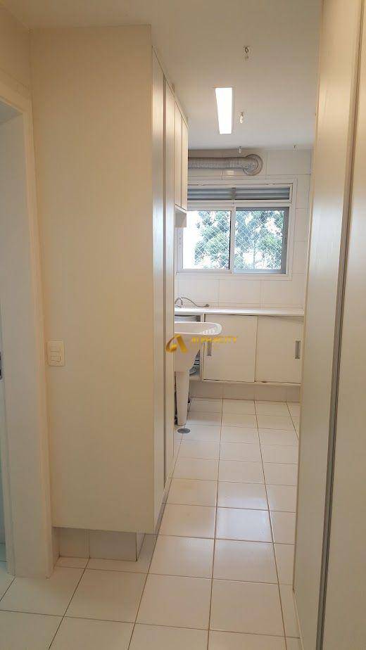 Apartamento para alugar com 3 quartos, 202m² - Foto 25