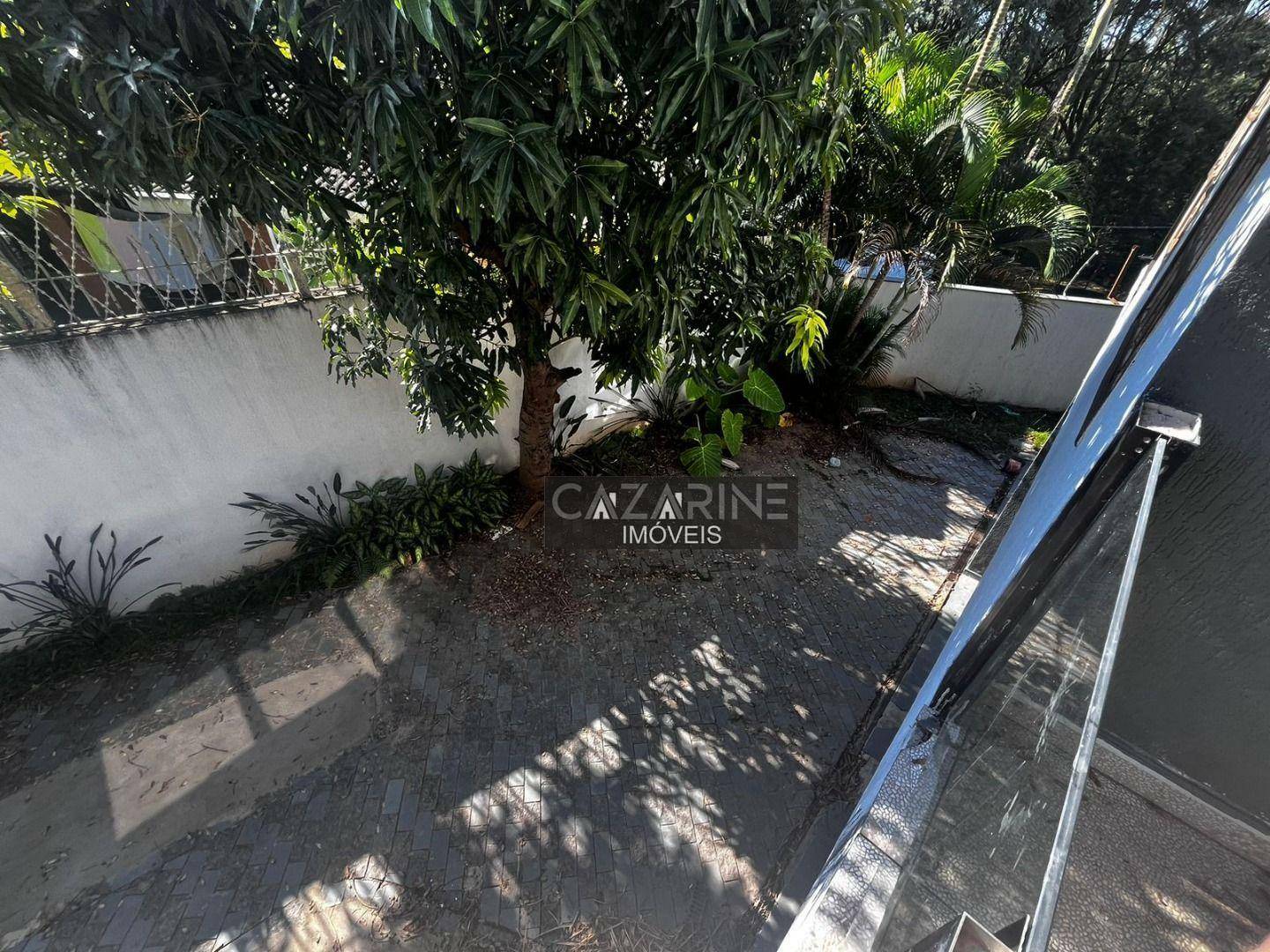 Casa à venda e aluguel com 3 quartos, 200m² - Foto 4