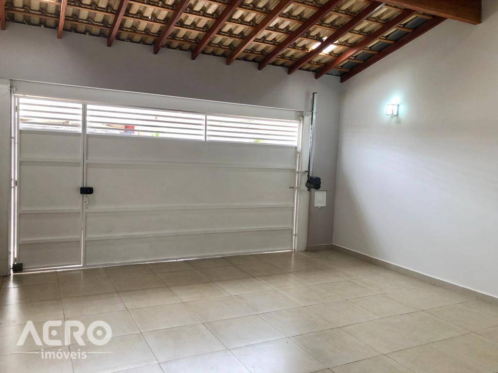 Casa para alugar com 3 quartos, 130m² - Foto 12