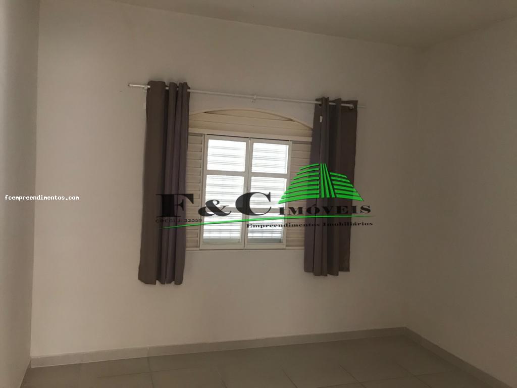 Casa à venda com 2 quartos, 200m² - Foto 4