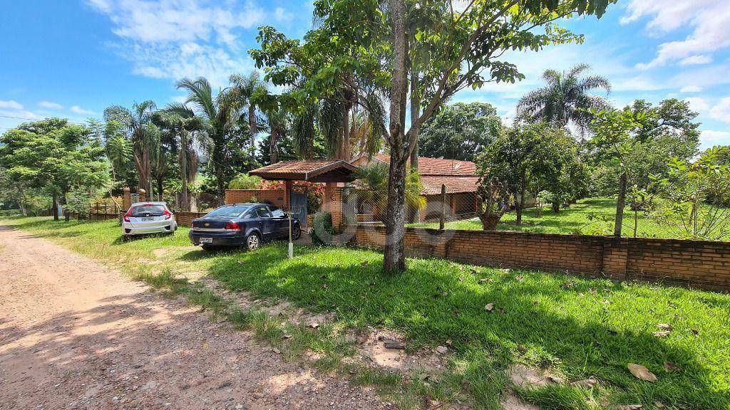 Chácara à venda com 3 quartos, 324m² - Foto 2
