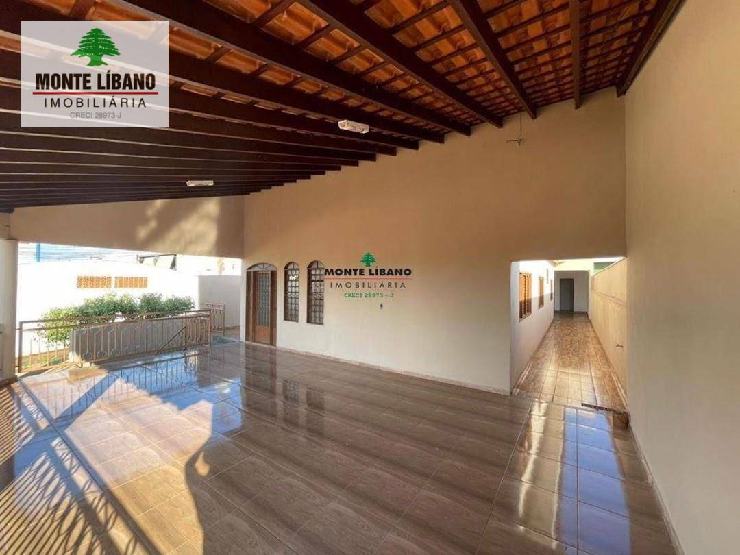 Casa à venda com 3 quartos, 98m² - Foto 1