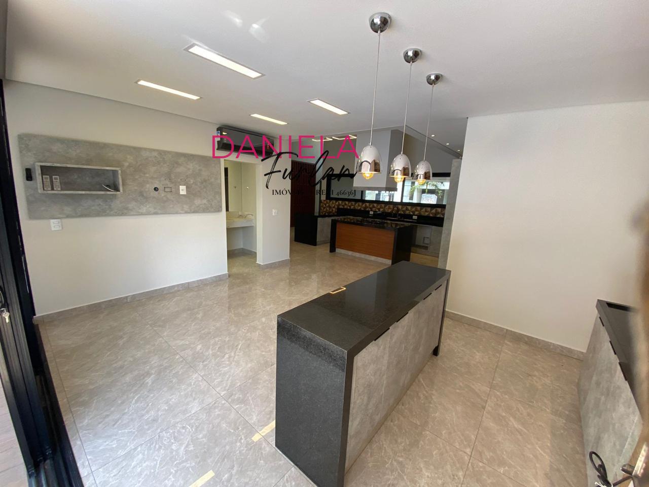 Casa de Condomínio para alugar com 4 quartos, 250m² - Foto 17