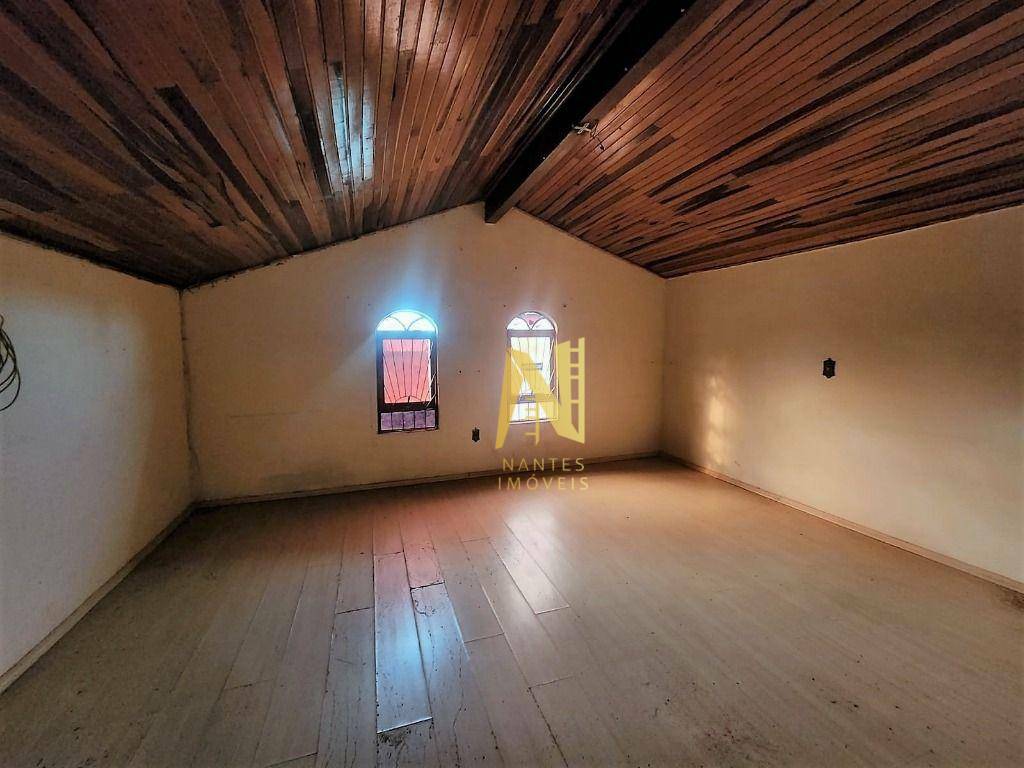 Casa à venda com 3 quartos, 266m² - Foto 17