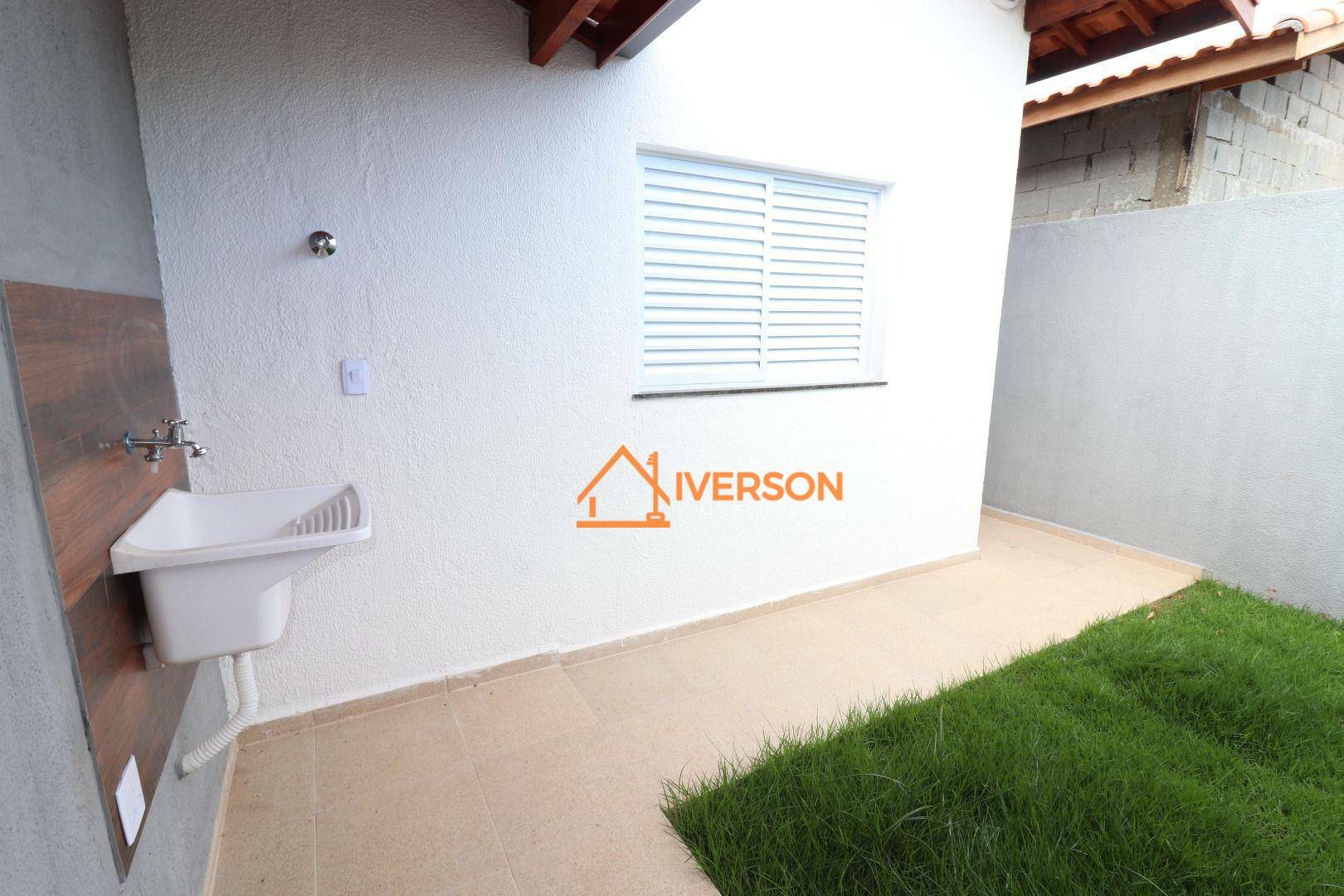 Casa à venda com 2 quartos, 70m² - Foto 25