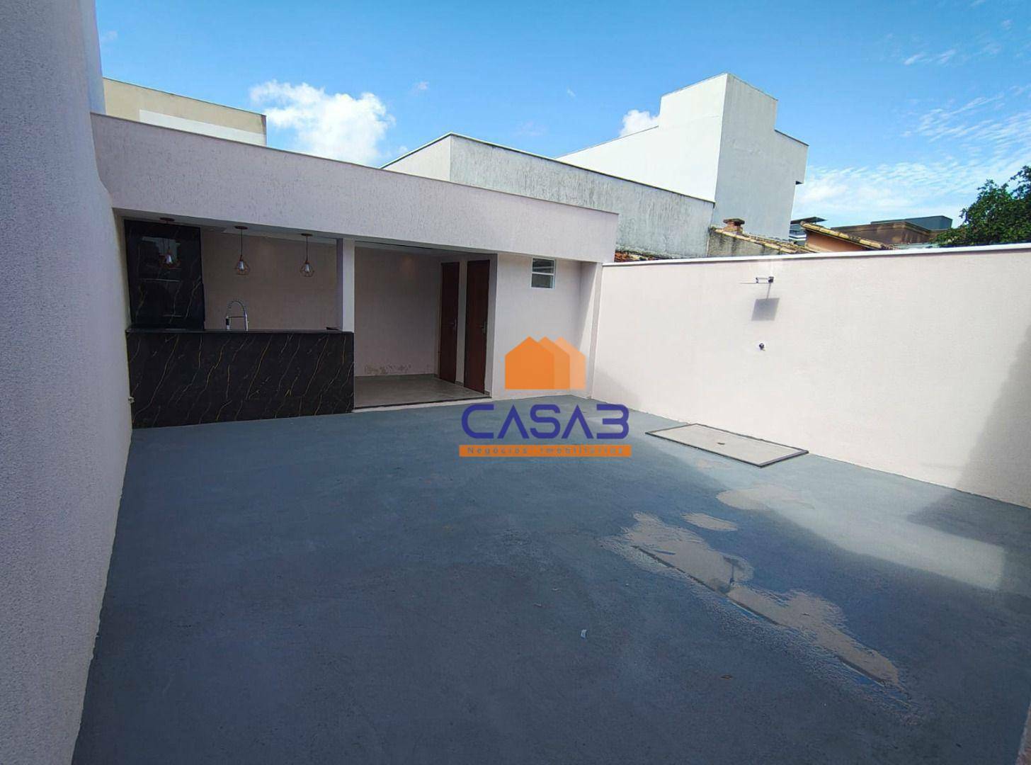 Casa à venda com 2 quartos, 80m² - Foto 1