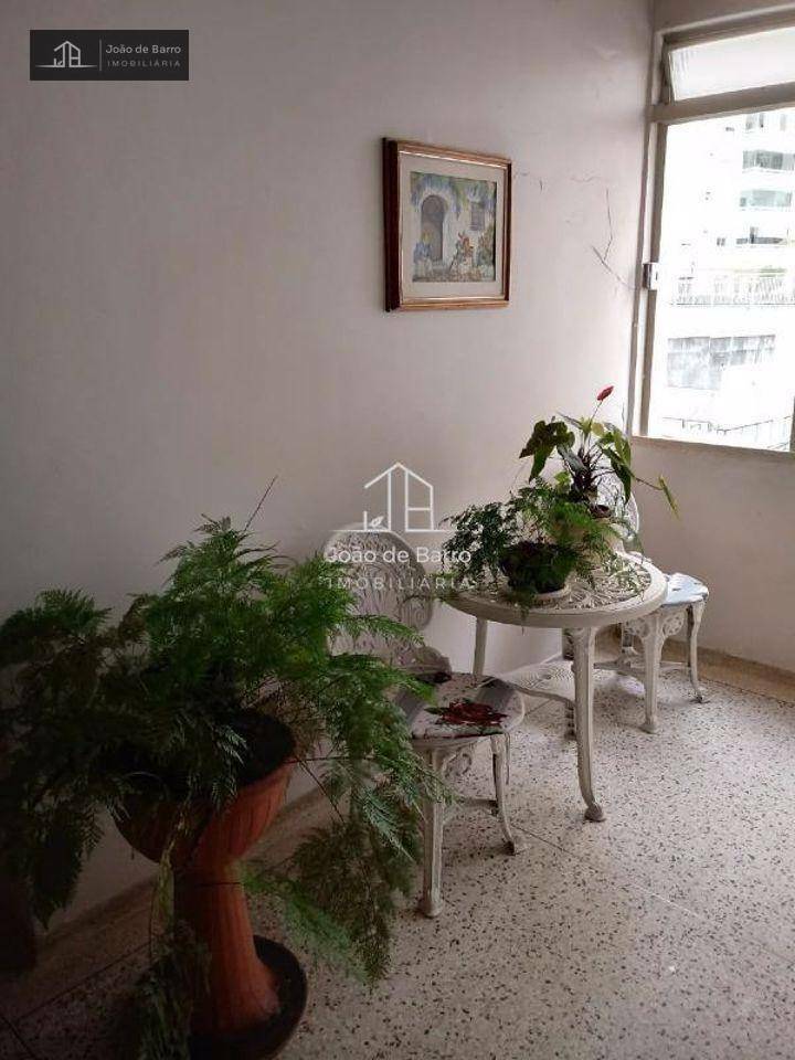 Apartamento à venda com 4 quartos, 200m² - Foto 3