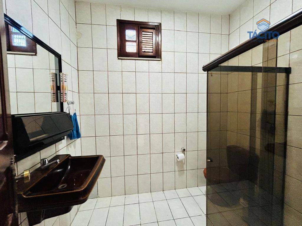Casa à venda com 5 quartos, 284m² - Foto 11