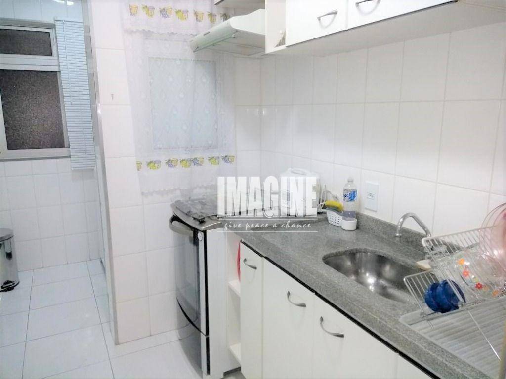 Apartamento à venda com 3 quartos, 80m² - Foto 3