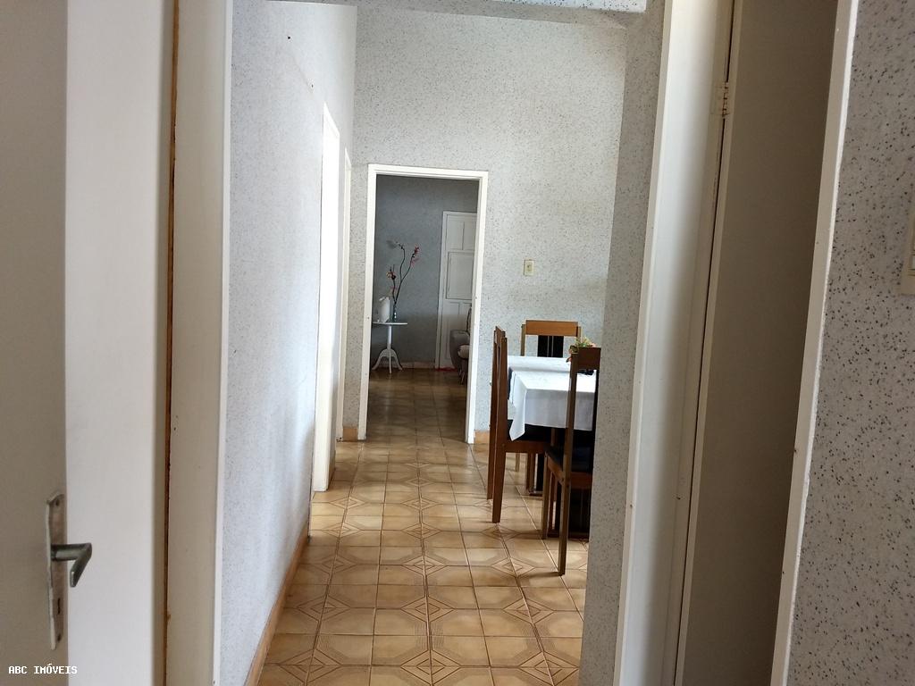 Casa à venda com 4 quartos, 350m² - Foto 10