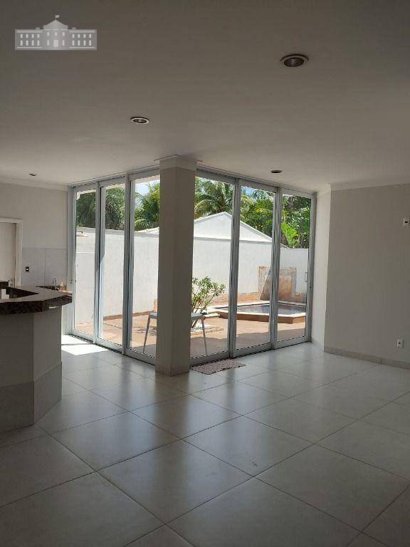 Casa de Condomínio para alugar com 3 quartos, 263m² - Foto 1