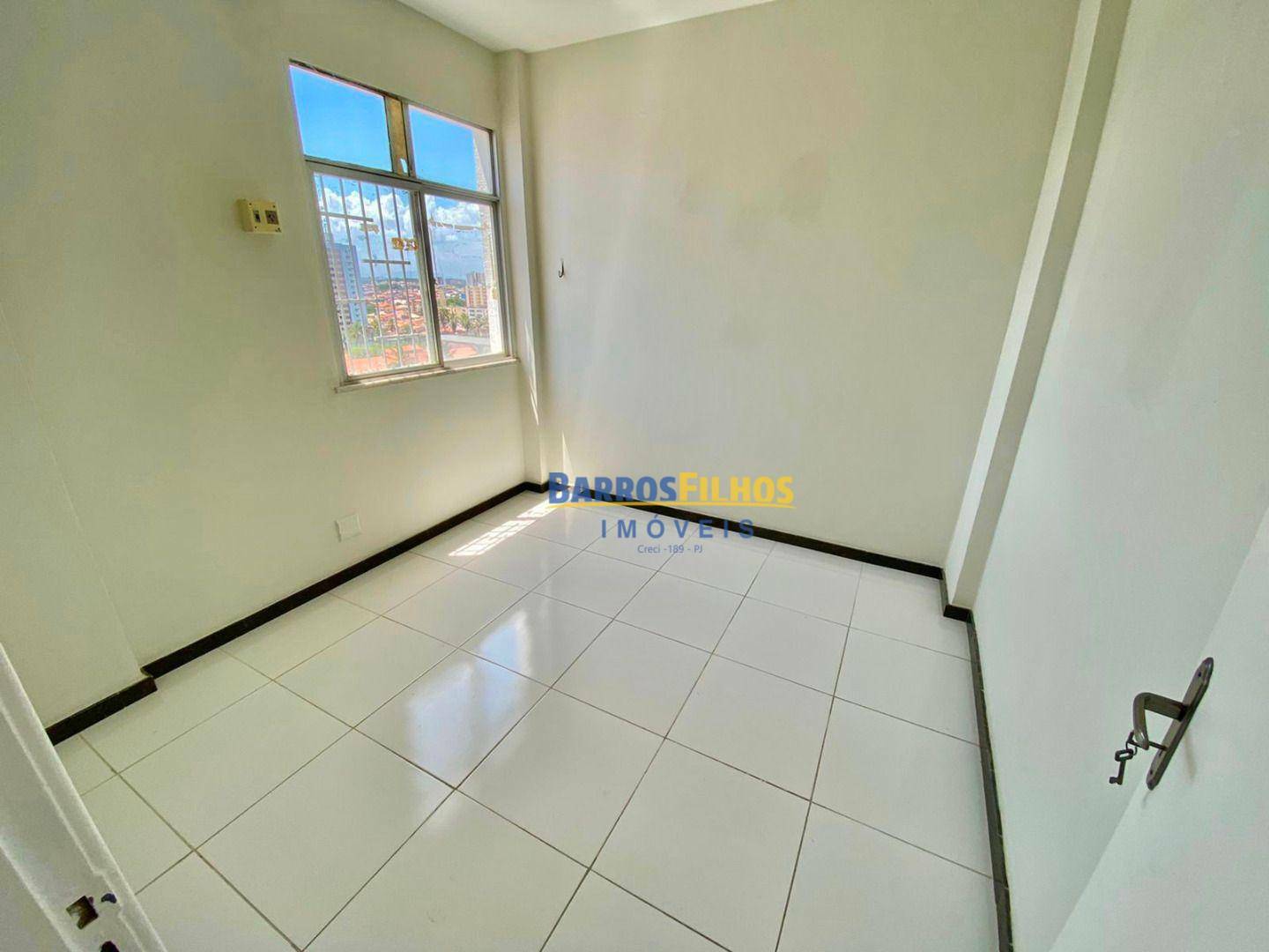 Apartamento para alugar com 3 quartos, 80m² - Foto 5