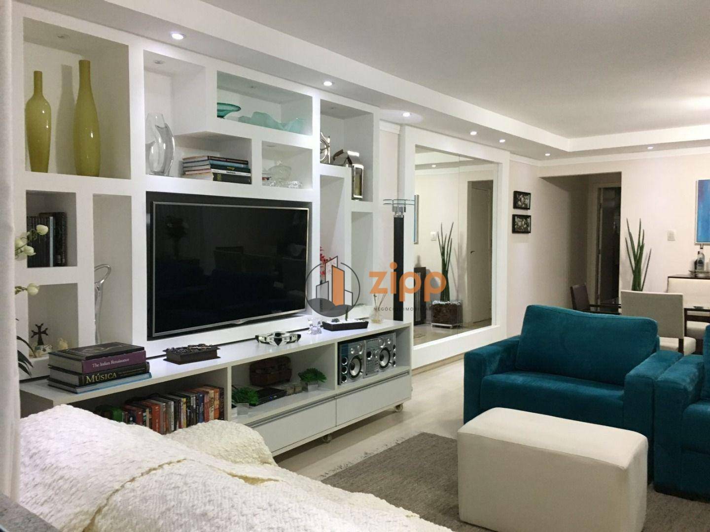 Sobrado à venda com 4 quartos, 250m² - Foto 1