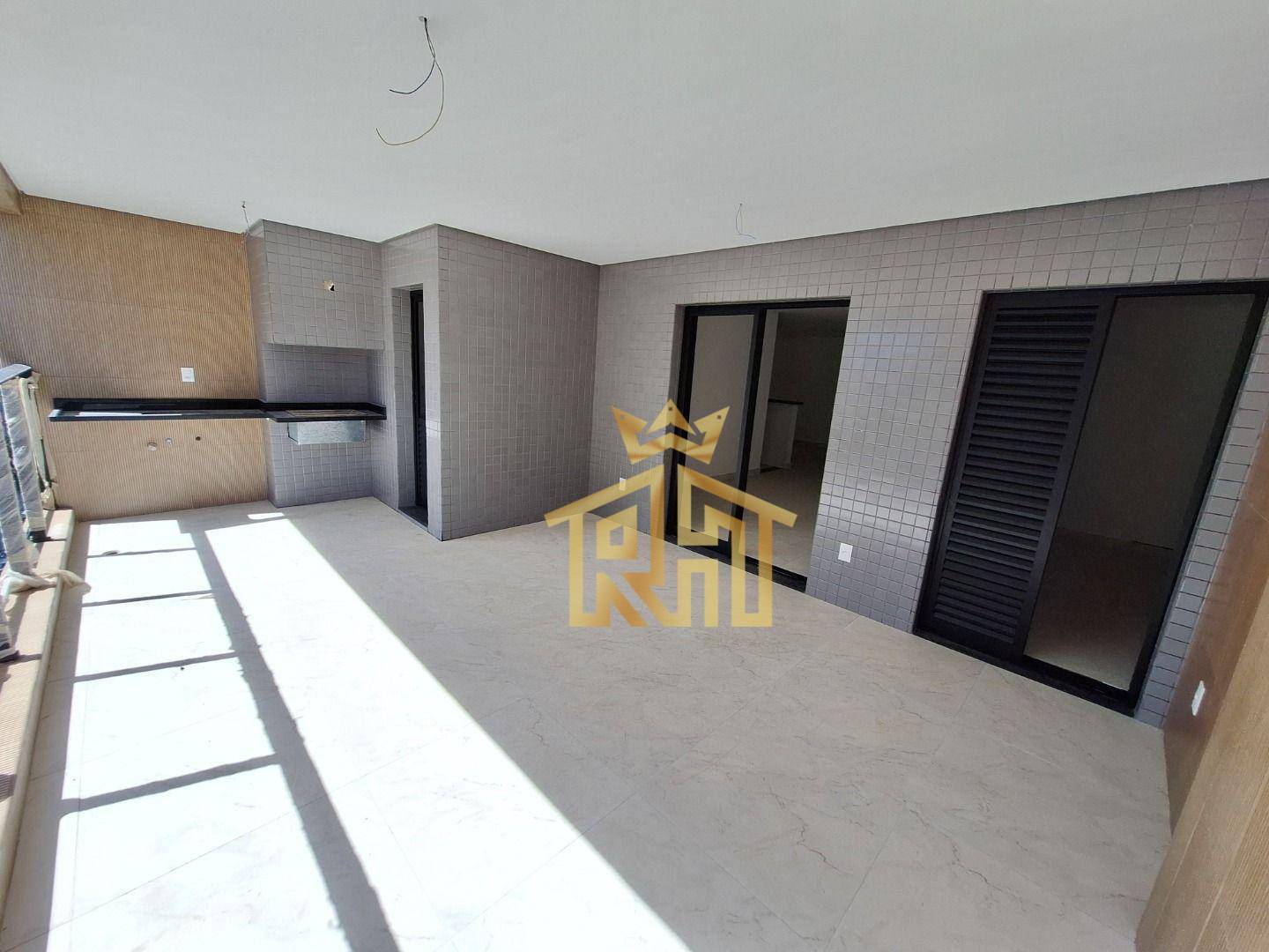 Apartamento à venda com 3 quartos, 135m² - Foto 3